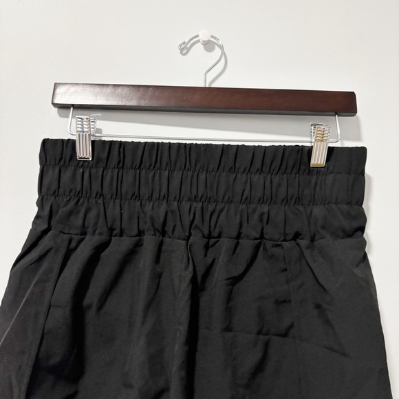 New In Womens Shorts High Waist Black Flowy Athletic Running Size Large - Picture 2 of 7